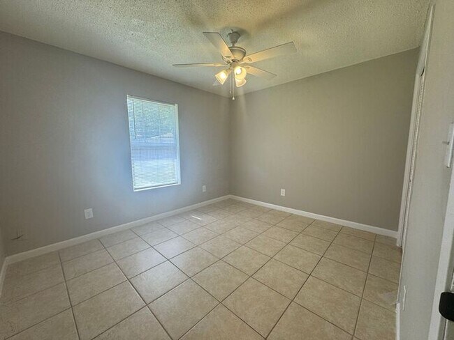 Building Photo - Gulf Breeze - Greenbriar Estate - 2 bedroo...
