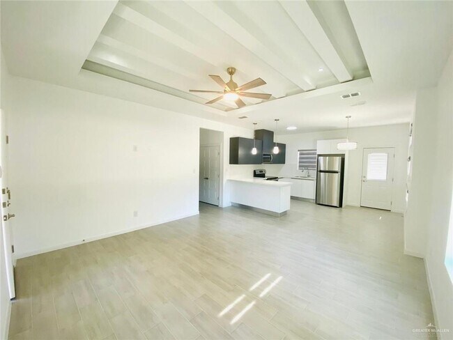 Building Photo - 1722 W Denise Dr