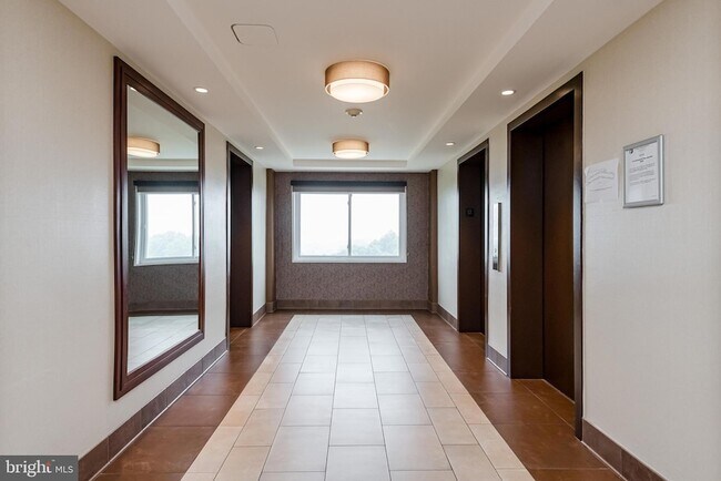 Building Photo - 1111 University Blvd W