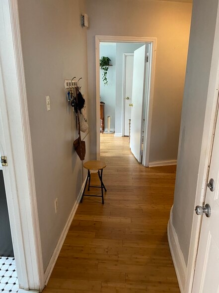 Hallway - 5006 Hazel Ave