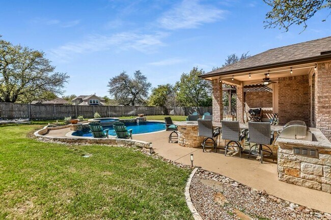 Building Photo - Leander - 4 bedroom, 3.5 bath home with a pool - Highlands at Crystal Falls