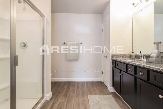 Building Photo - 1124 Simmons Bnd Ct