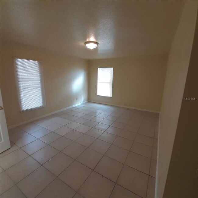 Building Photo - 3625 E Chelsea St