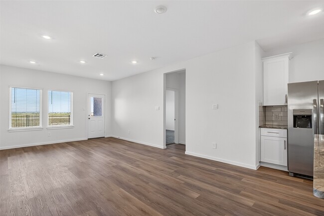 Building Photo - 4034 Bronco Sta Ln