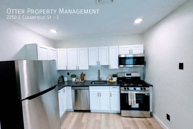 Building Photo - 2250 E Clearfield St