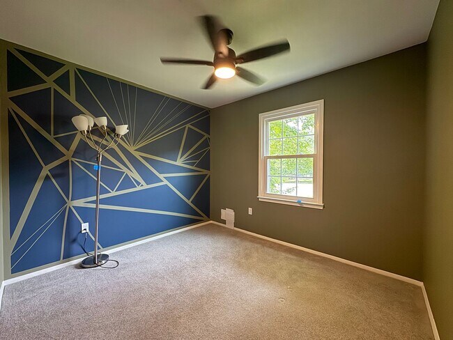Building Photo - Lovely 4 Bed 3.5 Bath On Single Family Hom...