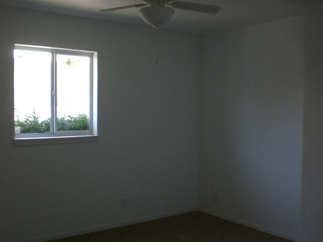 Building Photo - 2801 Hawick Rd
