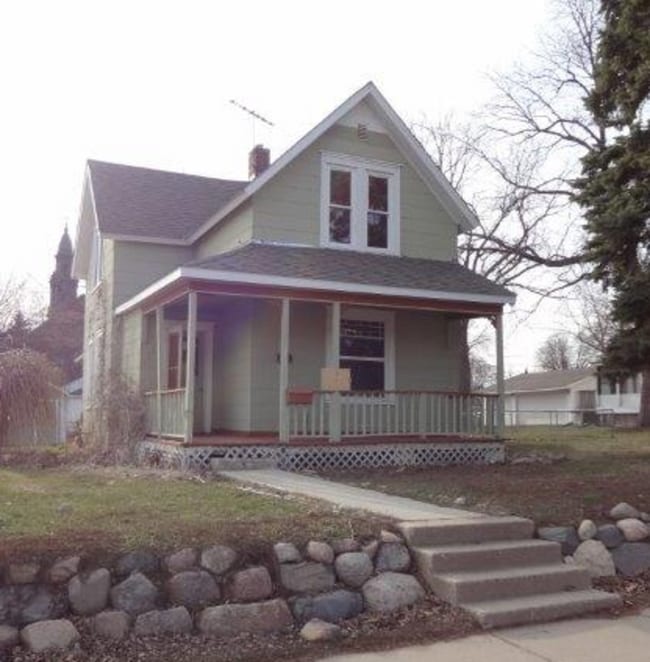 Building Photo - 301 Central Ave