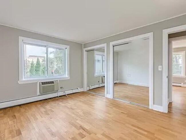 Building Photo - 1328 Webford Ave