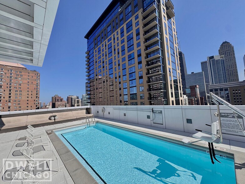 Building Photo - 110 W Chicago Ave