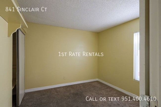 Building Photo - 841 Sinclair Ct