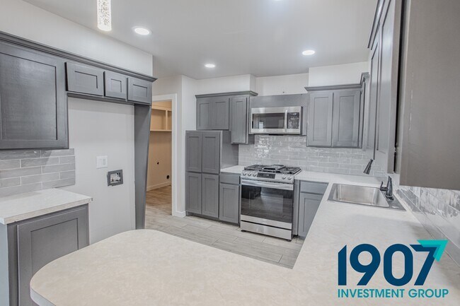 Building Photo - 1213 SW 97th St