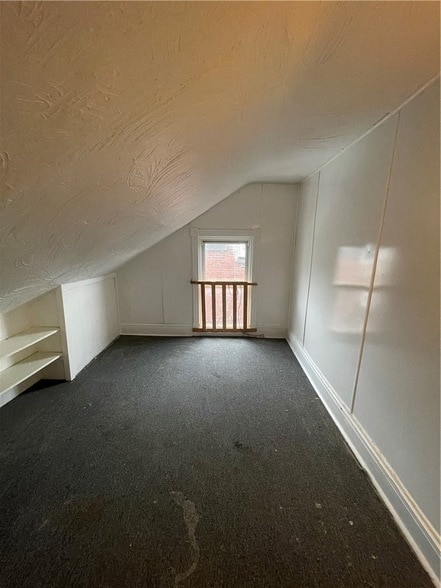 Building Photo - 128 S Spring Ave