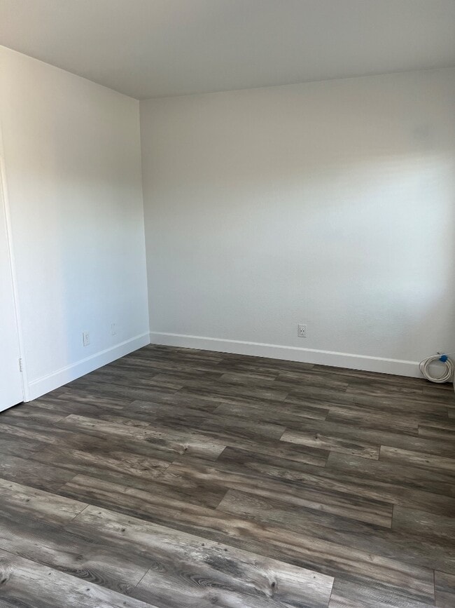 Building Photo - 429 W Ramona Dr