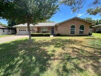Building Photo - 3505 Regina Cir