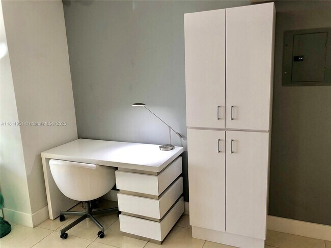Building Photo - 401 Ocean Dr