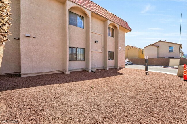 Building Photo - 4300 N Lamont St