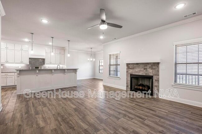 Building Photo - 7 Ripley Ln