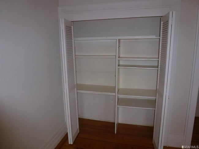 Building Photo - 1111 Jones St