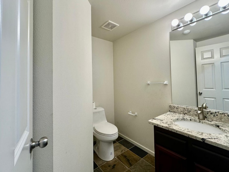 Building Photo - 17449 NE 122nd St