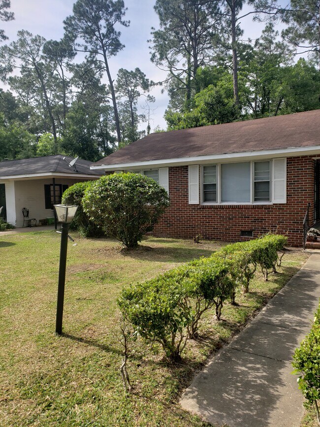 Building Photo - 903 Jefferies Ave