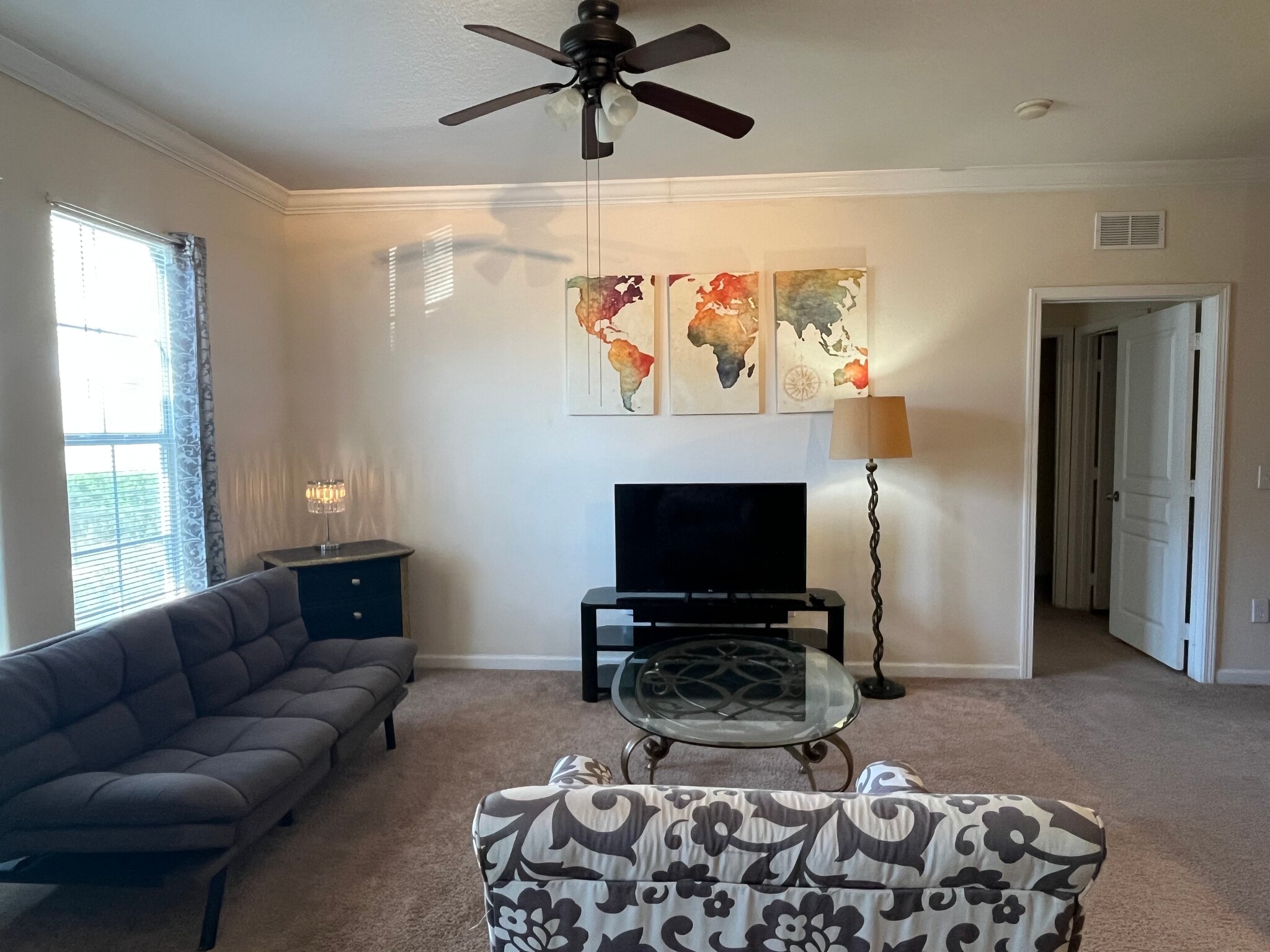 Living room - 8290 Gate Pky W