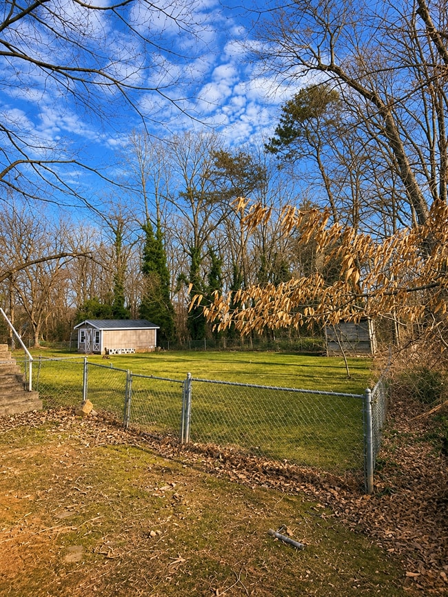 Building Photo - 608 N Wilba Rd