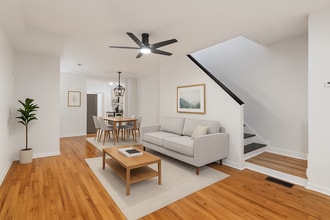 Building Photo - 538 E Queen Ln