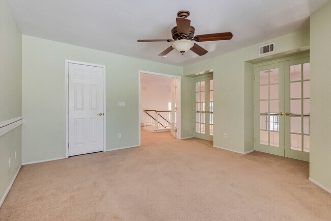 Building Photo - Desert Shores Gem with Main-Level Primary Suite & Private Wraparound Patio