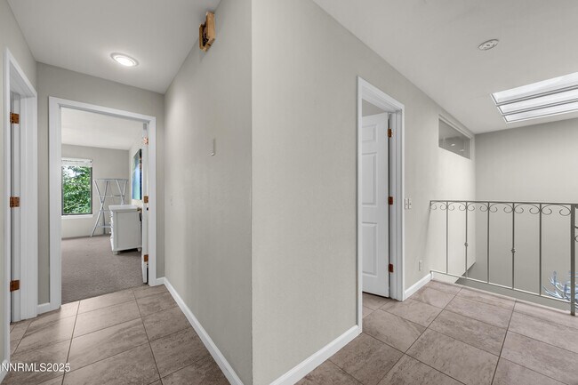 Building Photo - 4953 Lakeridge Terrace W