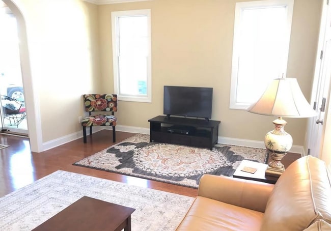 Building Photo - 225 Coach Light Way SW