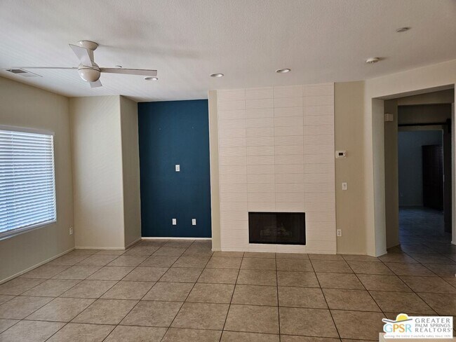 Building Photo - 755 Summit Dr