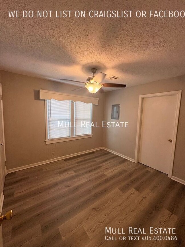 Building Photo - 1041 N Tabor Dr