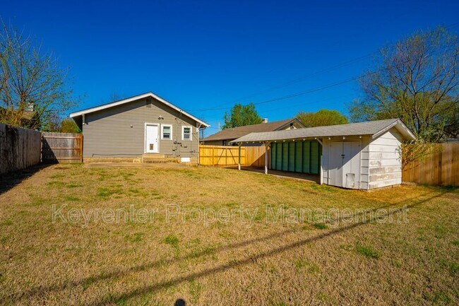 Building Photo - 1207 S Florence Pl