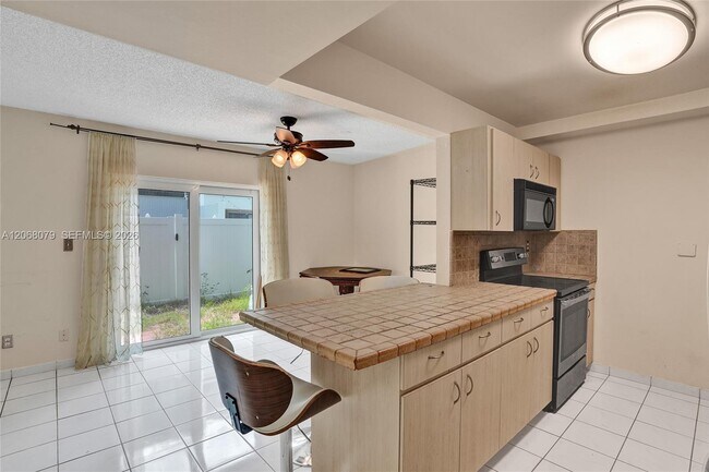 Building Photo - 5555 Ludlam Rd