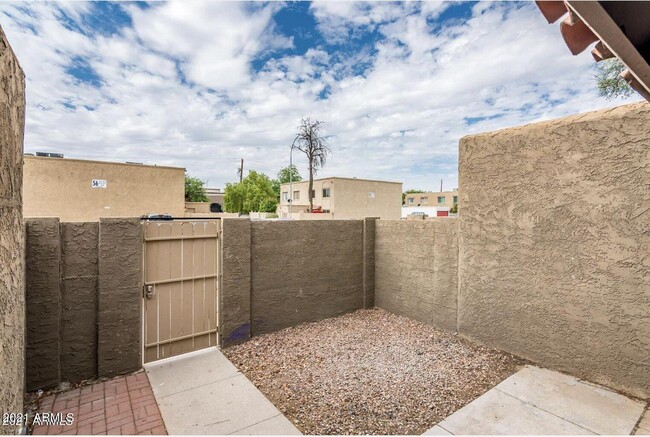Building Photo - 4522 E Pueblo Ave
