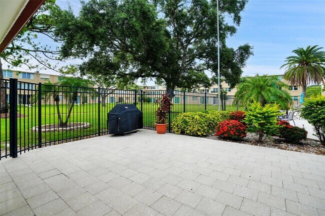 Building Photo - 4920 Locust St NE