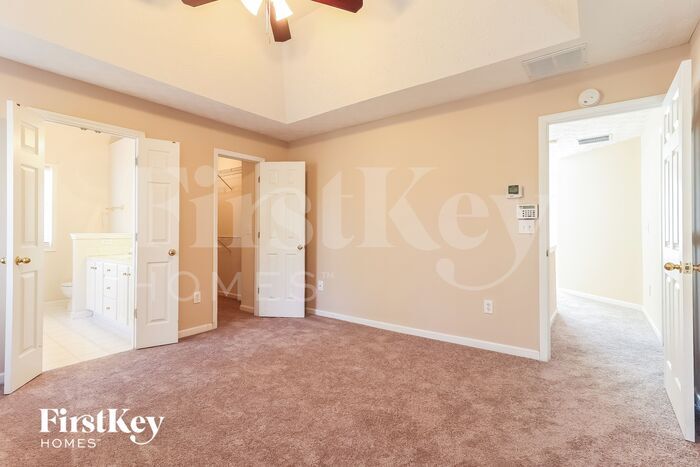 Building Photo - 812 Eagle Glen Crossing