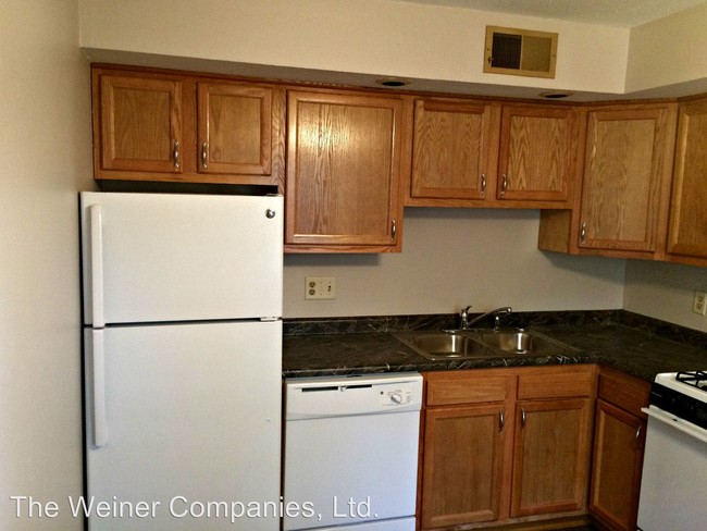 Building Photo - 407 W White St