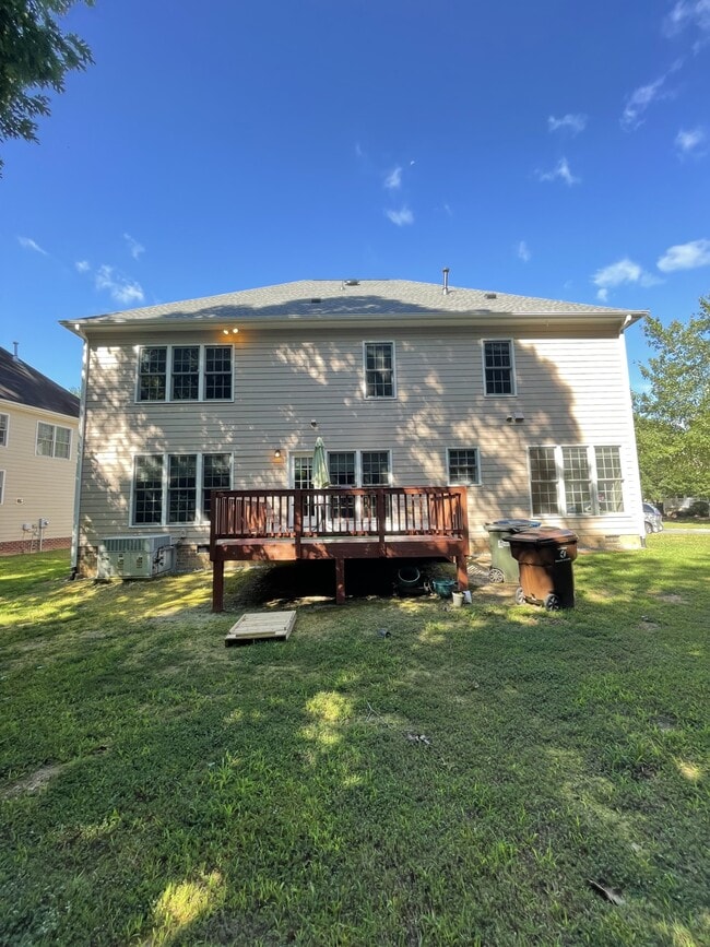 Building Photo - 5001 Paces Ferry Dr