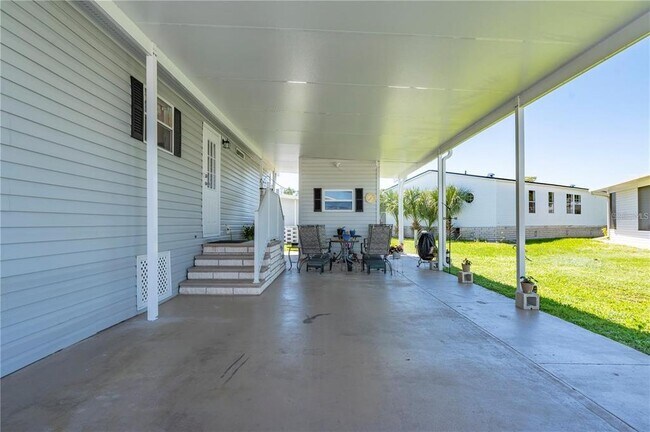 Building Photo - 1000 Kings Hwy