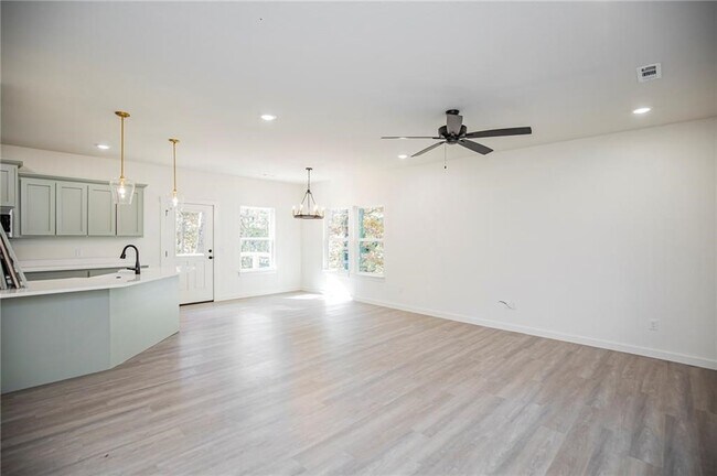 Building Photo - 3 Runnymede Cir