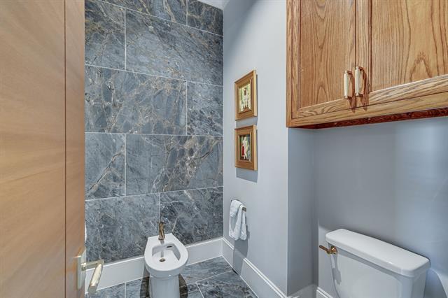 Building Photo - 10039 Crestridge Dr