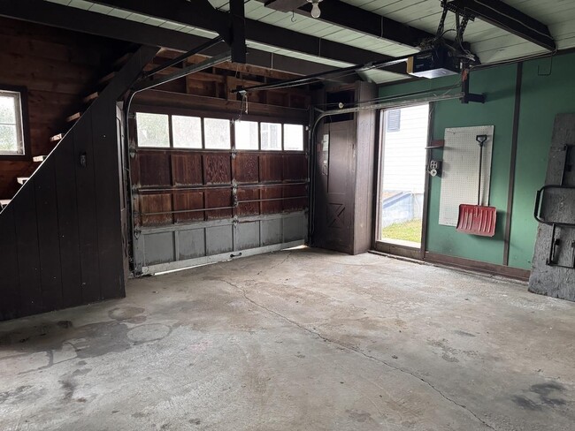 Building Photo - 16 Belmont Ave