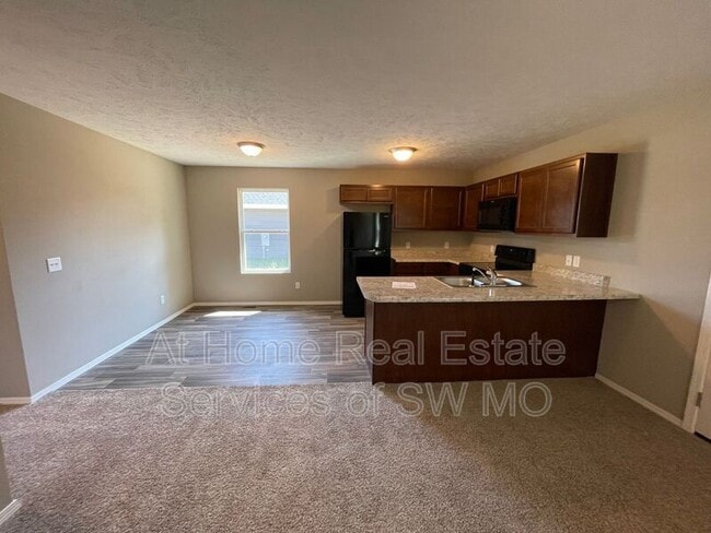 Building Photo - 491 Hudson Ave