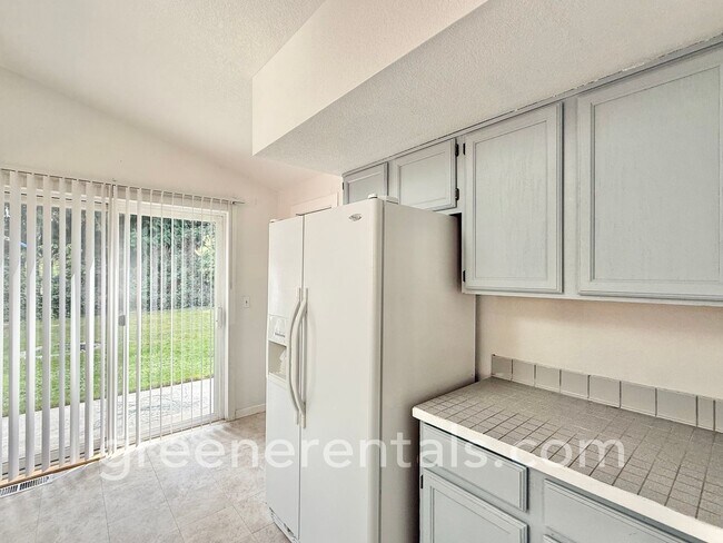 Building Photo - Coming Soon! 3BR/2BA Rambler in Nisqually ...