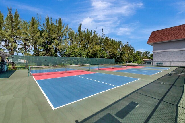 Building Photo - 6586 Southurst Terrace