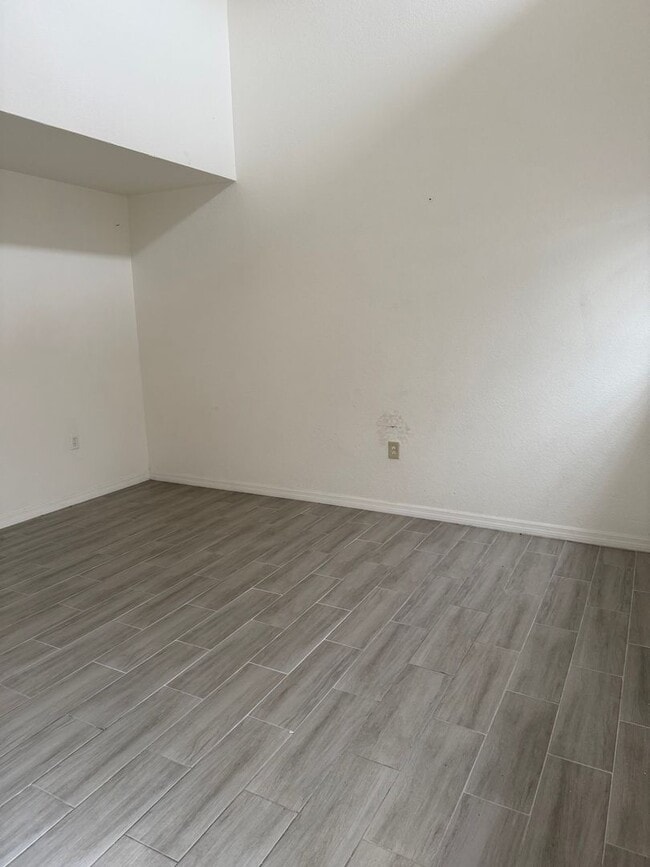 Building Photo - 3977 Crayrich Cir