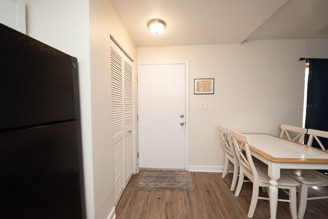 Building Photo - Escape to paradise at this vibrant Cocoa Beach condo! NOT AVAILABLE JAN-MARCH 2027