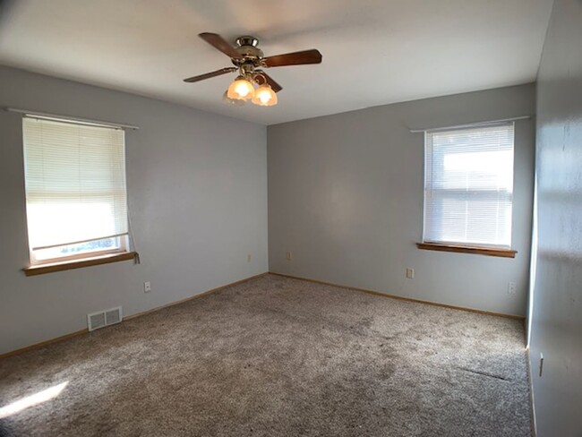 Building Photo - Midwest City 3 Bedroom.